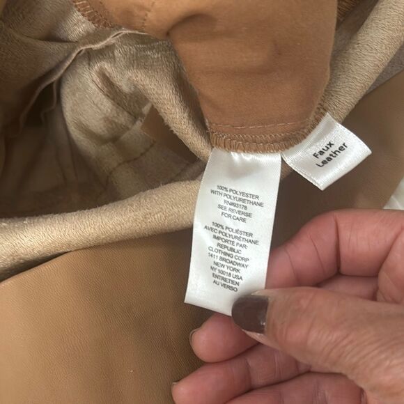 TRUTH by Republic Faux Leather Stylish Tan Women's Shorts Size 8 - Picture 8 of 11